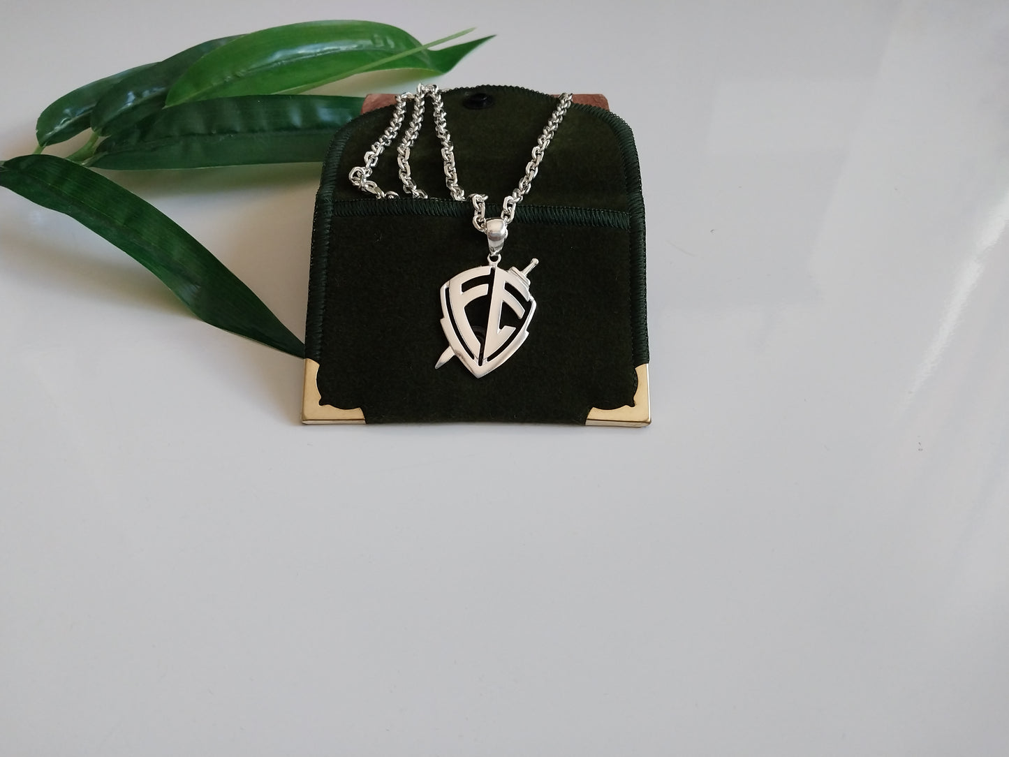 Corrente de Prata 925 - Cartier Elo Grande e Pingente de Prata Escudo da Fé