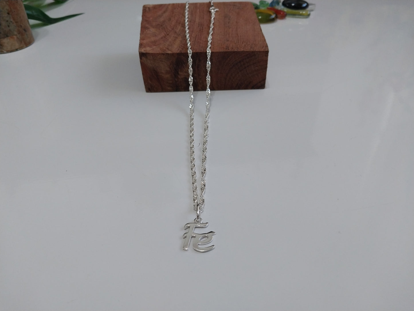 Colar de Prata 925 - Elo Singapura com Pingente de Prata Fé