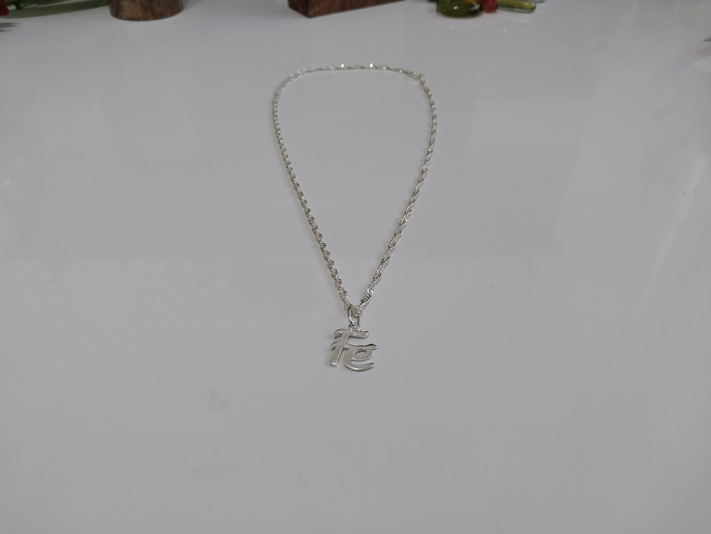 Colar de Prata 925 - Elo Singapura com Pingente de Prata Fé