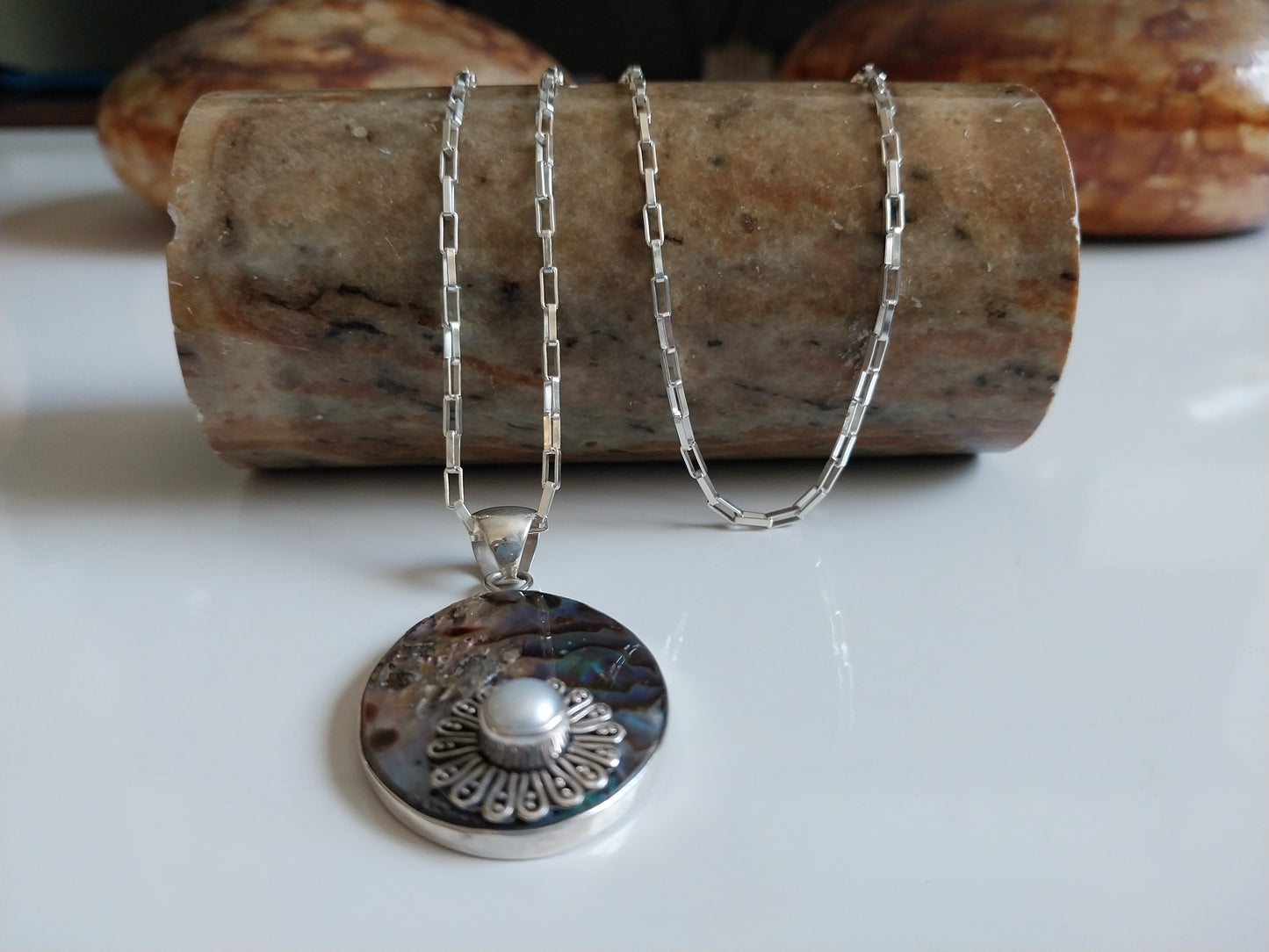 Corrente de Prata 925 - Veneziana Longa Elo Médio e Pingente de Prata e Pedra Bali.
