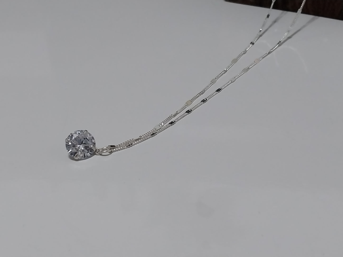 Corrente de Prata 925 - Groumet com Placa e Pingente Ponto de Luz.